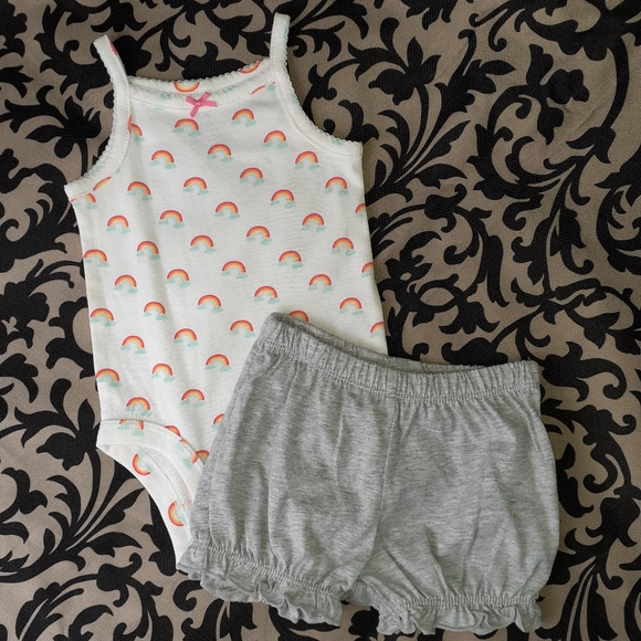 3/$15 Carters Rainbow Onesie with Shorts - Picture 3 of 7